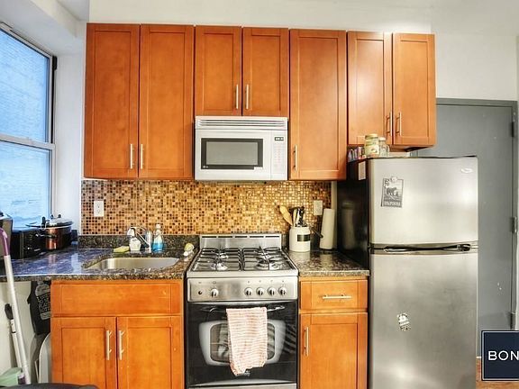 5th image of 13 Ludlow St #8FA