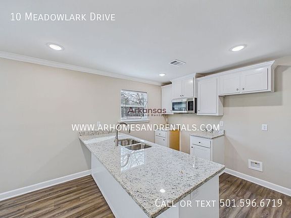 5th image of 10 Meadowlark Dr