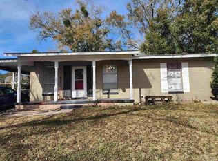 904 Lagoon Dr, Pensacola, FL 32505