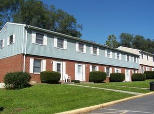 211 Surrey Ct, Martinsburg, WV 25401