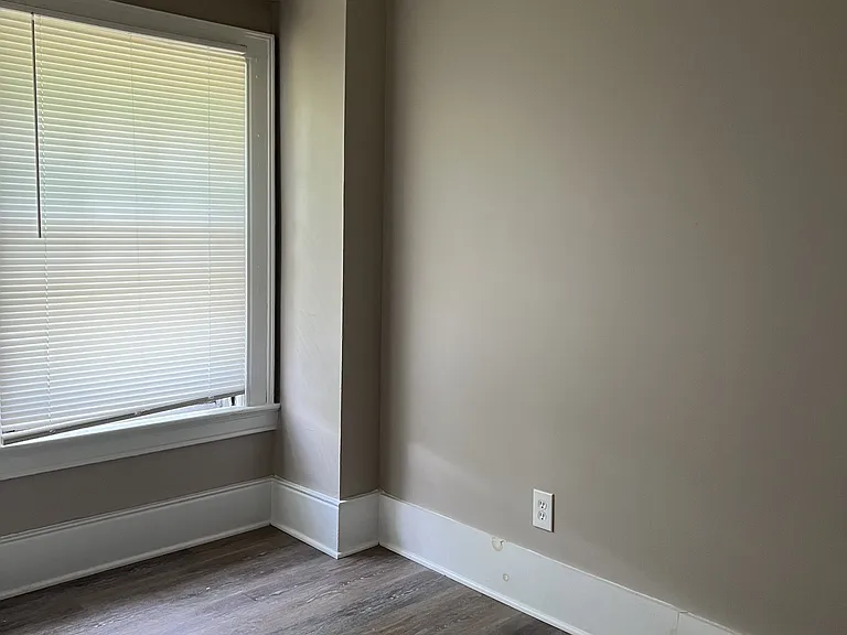 18 Wellington Ave — Photo 2