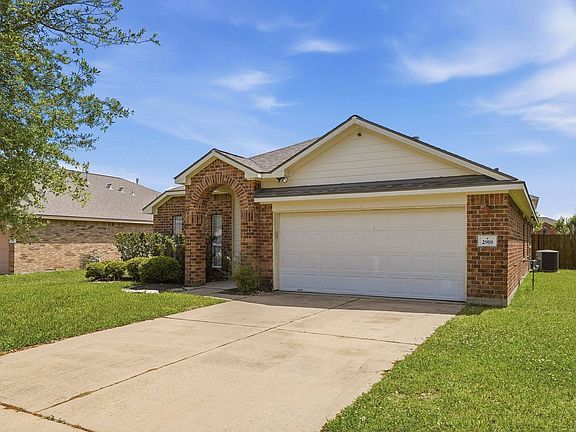 2nd image of 2918 Mustang Meadow Ln