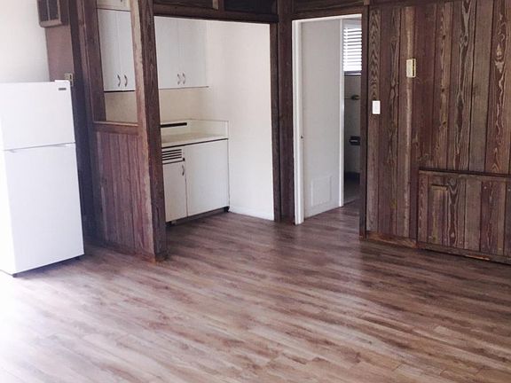 3rd image of 230 Mirror Lake Dr N APT 6