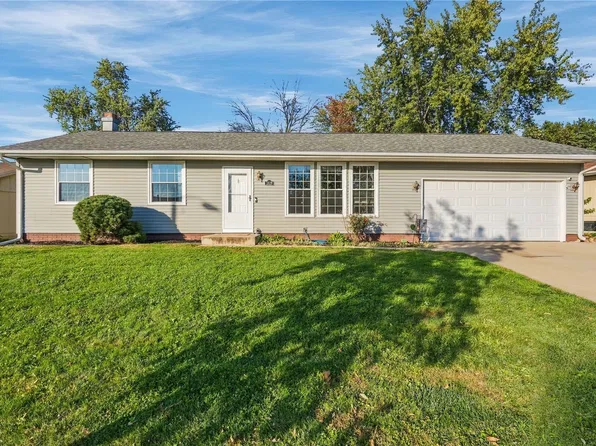 1516 Cottonwood Ln NE, Cedar Rapids, IA 52402