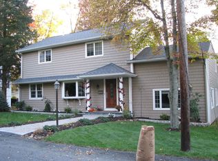 30 Laurel Dr, Wayne, NJ 07470