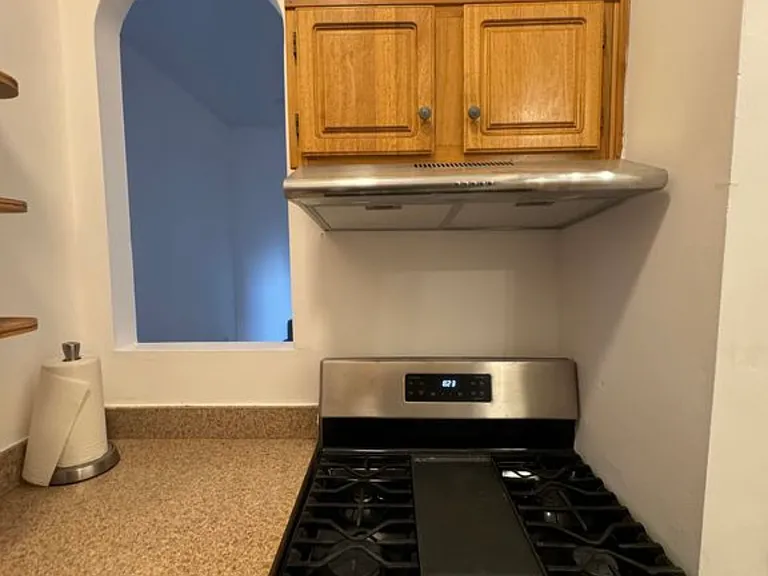 57 Saint Pauls Ave #4R — Photo 10