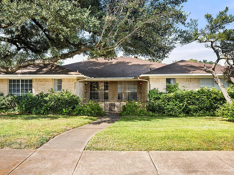 8351 Lullwater Dr — Photo 1