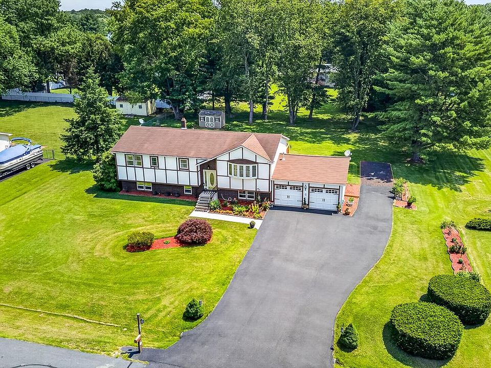1st image of 115 Brantwood Dr