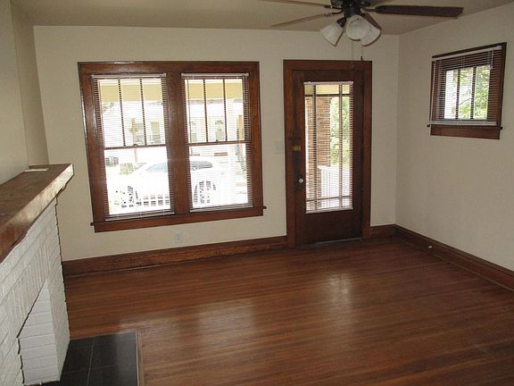 3rd image of 50 W Longview Ave