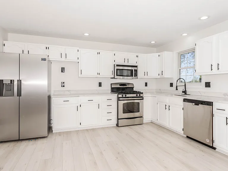 613 Wulbrun Dr — Photo 5