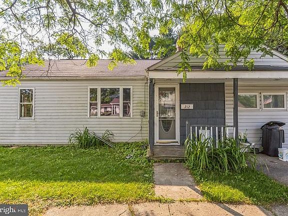 4th image of 212 James Ave