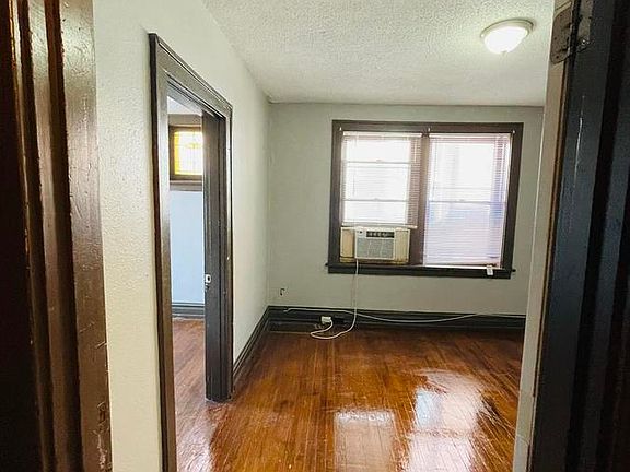 2nd image of 4004 Keokuk St #2E