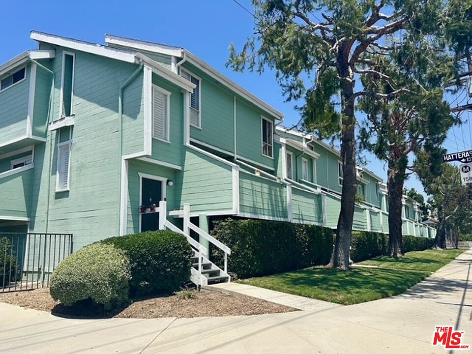 1st image of 5811 Woodman Ave APT 7