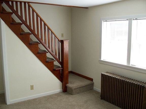 2nd image of 206B E 11th St