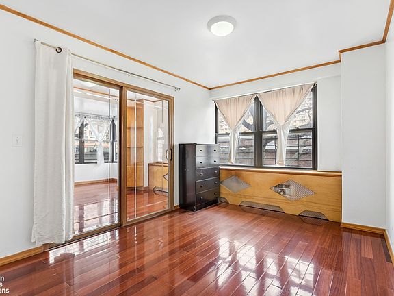 5th image of 387 Grand St APT K103