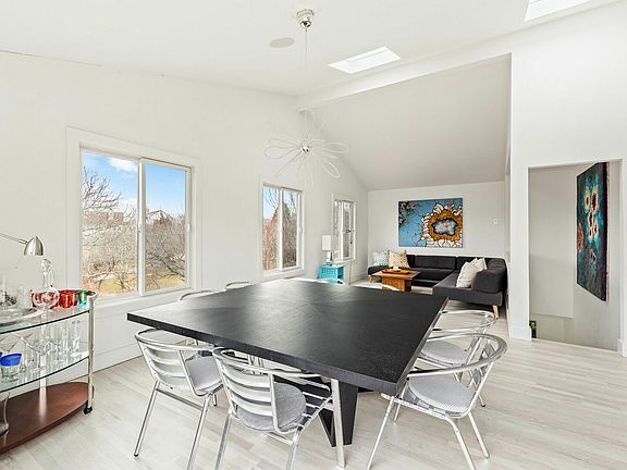 4th image of 52 Seaview Ave