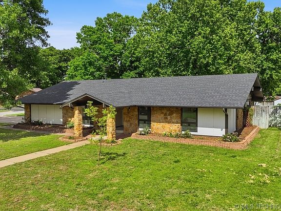3rd image of 8401 S Fawnwood Ct