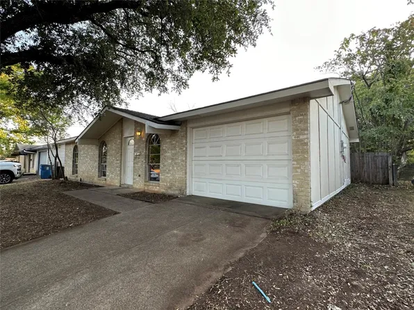 952 Elmwood Dr, Lewisville, TX 75067