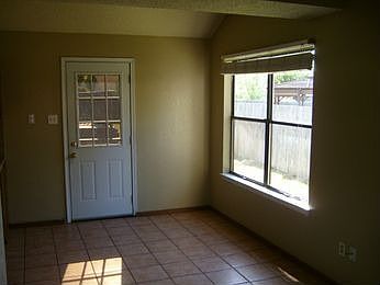 4th image of 112 N Flaxseed Ln