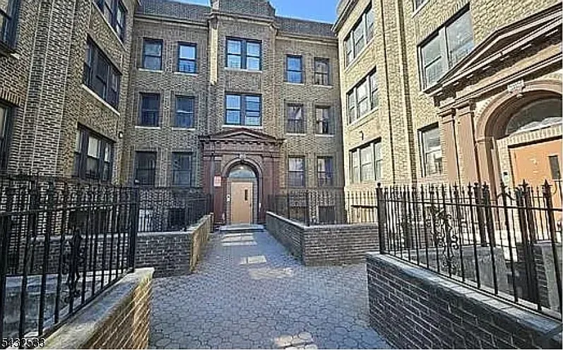 47 Milford Ave #14