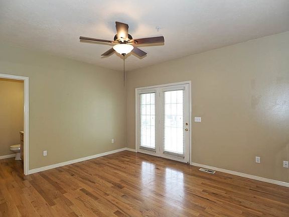 5th image of 553 N Seven Peaks Blvd