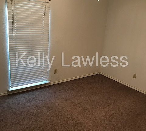 3rd image of 7729 Red Oak St