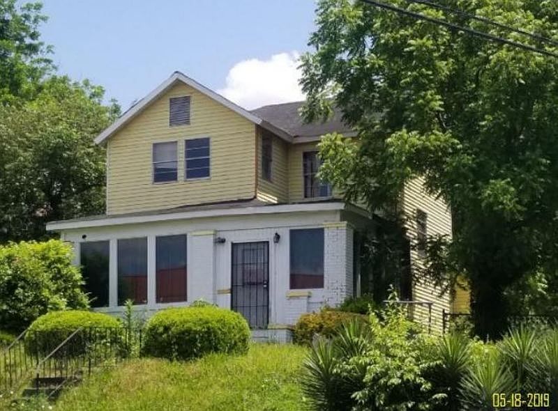 2nd image of 2401 Exeter Ave