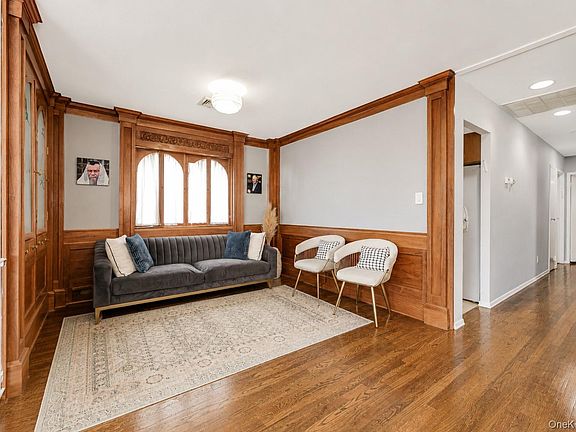 4th image of 735 Elvira Avenue