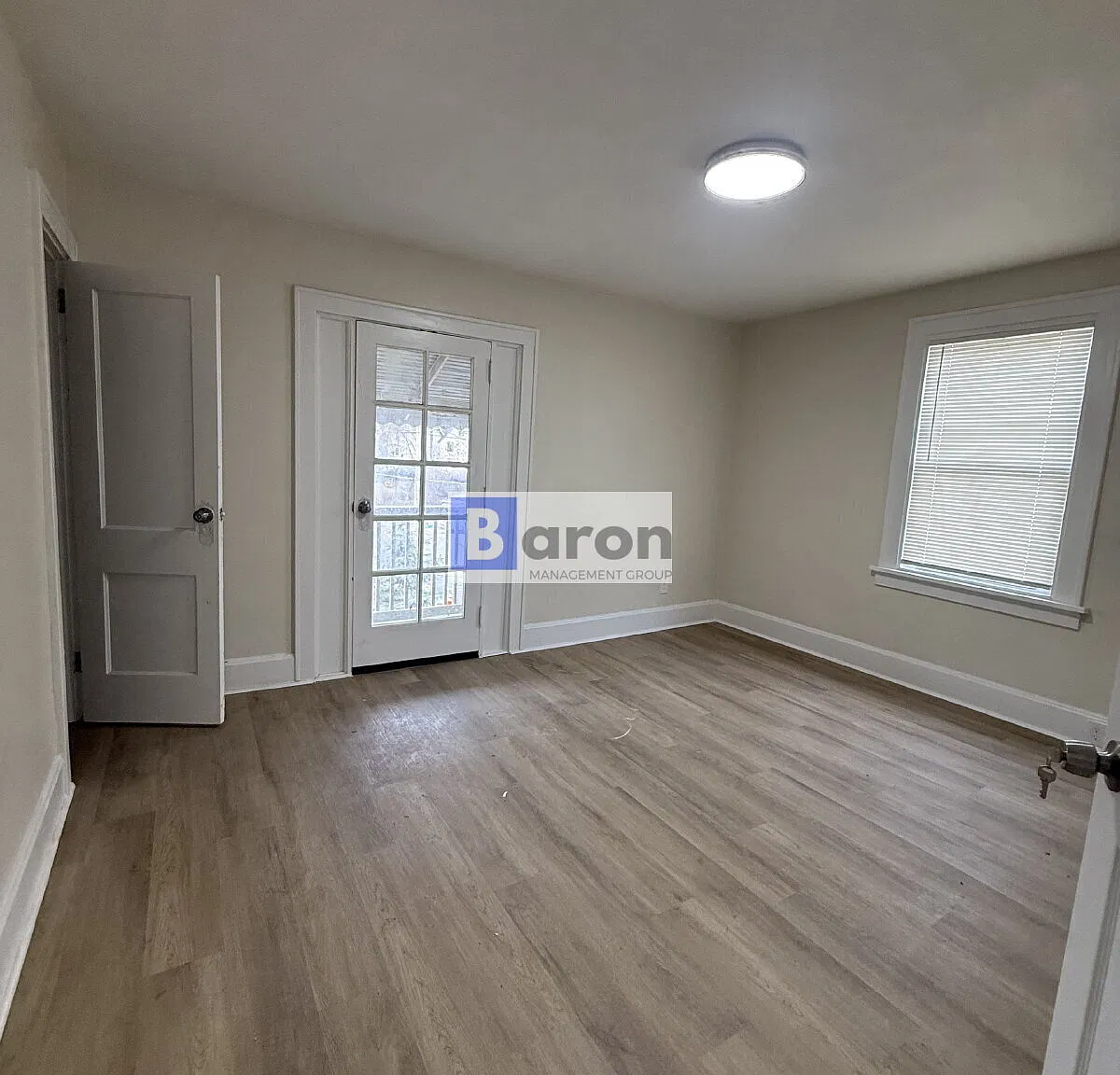 Student Rental 620 per bedroom, ** Available August 2027 school year — Photo 4