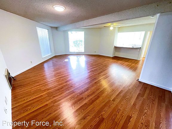 3rd image of 946 Tamarack Ln #1A