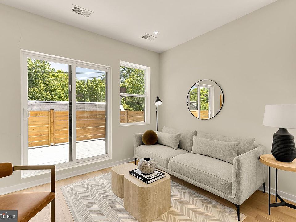 1st image of 2606 41st St NW #7