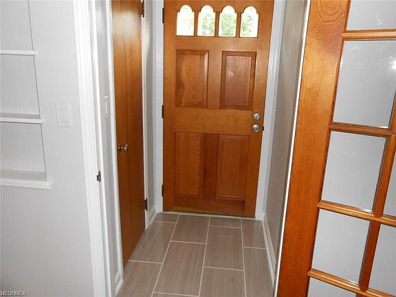 2nd image of 5295 Oakmont Dr
