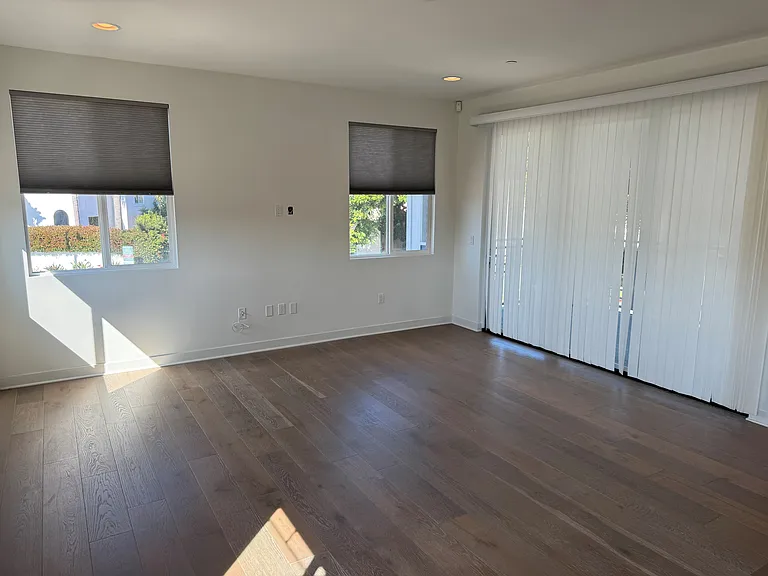 2622 Madison St — Photo 17
