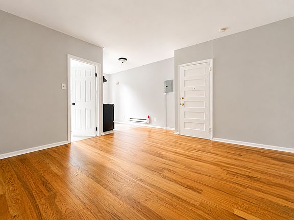 3rd image of 454 4th Ave W #3