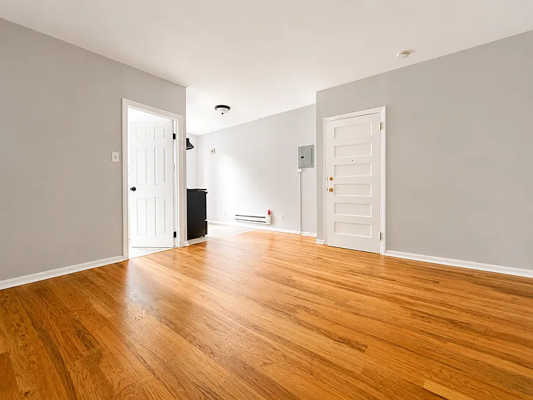 454 4th Ave W #3 — Photo 3