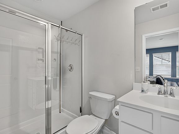 5th image of 164 Garden Lily Ln