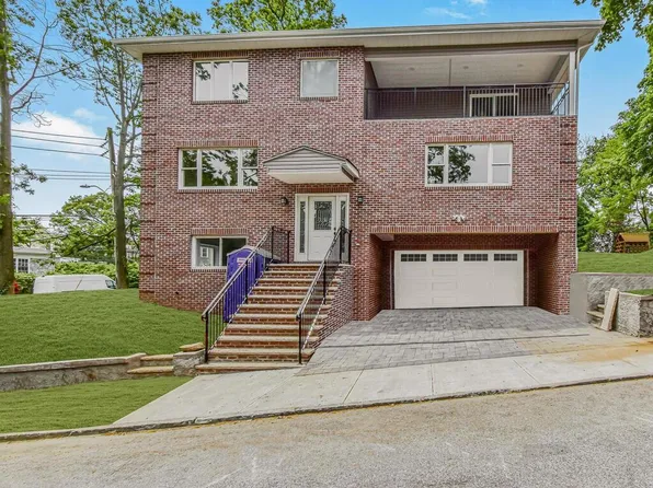 81 Lewis Parkway, Yonkers, NY 10705