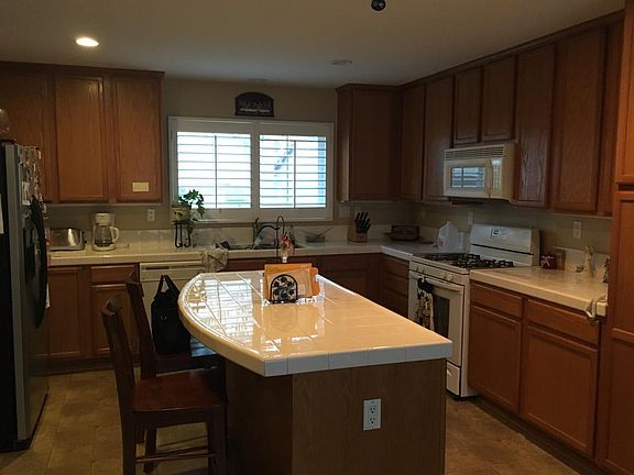 4th image of 411 N Placer Privado