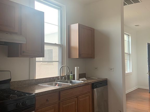 2nd image of 1735 N Kimball Ave #2R