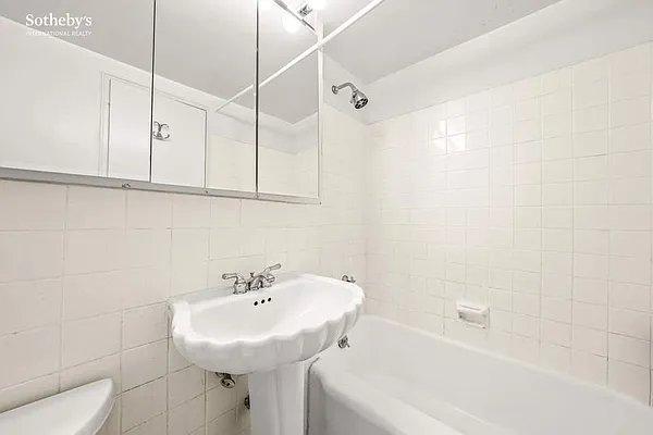 Rented by Sotheby's International Realty | media 8