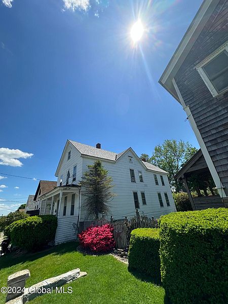 3rd image of 122 Prospect Street