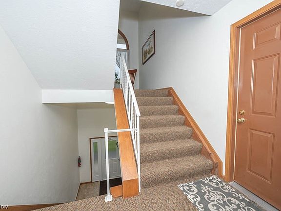 5th image of 7386 Eisenhower Dr Unit 3