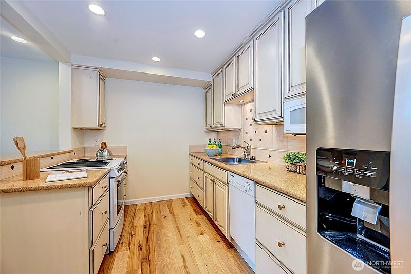 5th image of 4117 Providence Point Drive SE
