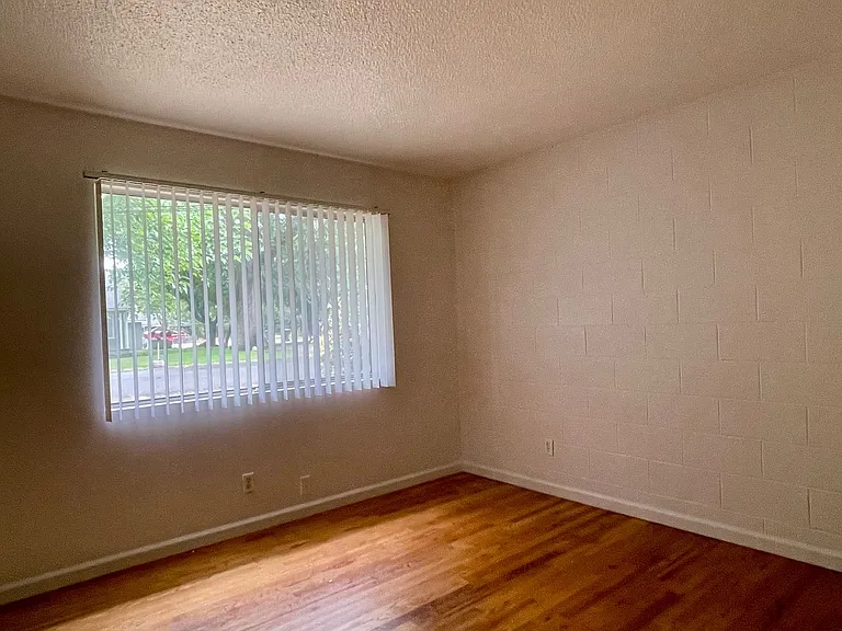 3474 Nicolet Ln — Photo 11
