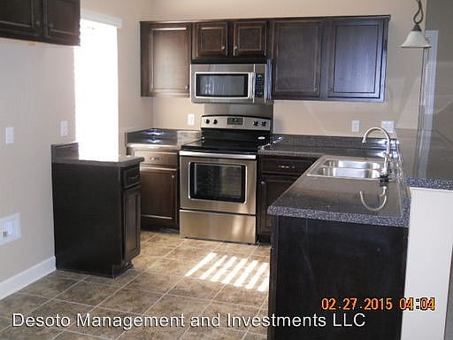 2nd image of 1626 Cresent Ln
