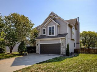 4137 SW Leeward Dr, Lees Summit, MO 64082