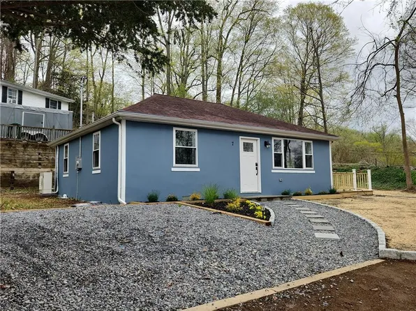 7 Holland Dr, Carmel, NY 10512