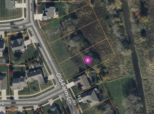 555 Old Farm Ln, Lapeer, MI 48446