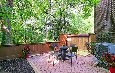 2045 Wethersfield Ct #1 — Photo 24