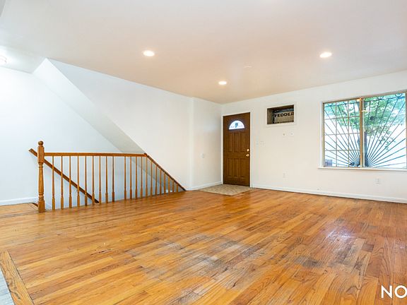 3rd image of 100 Jefferson St #5